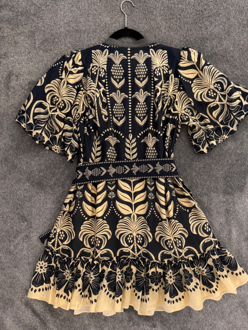 FARM Rio Pineapple Pattern Mini Dress Black Cream Belt Sz M NWOT - Picture 5 of 7